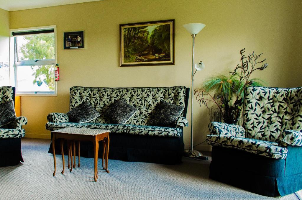 Hotel The Nunnery à Te Aroha Extérieur photo
