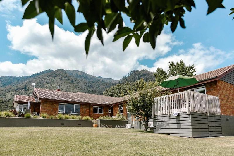 Hotel The Nunnery à Te Aroha Extérieur photo