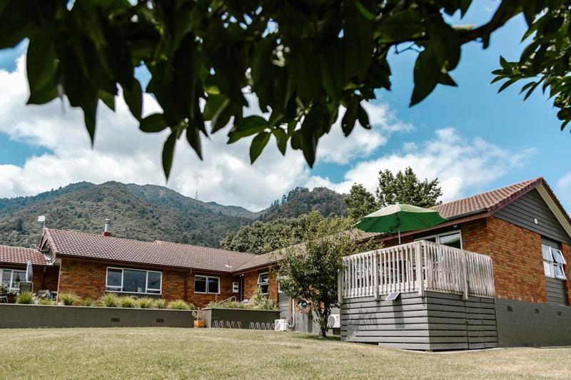 Hotel The Nunnery à Te Aroha Extérieur photo